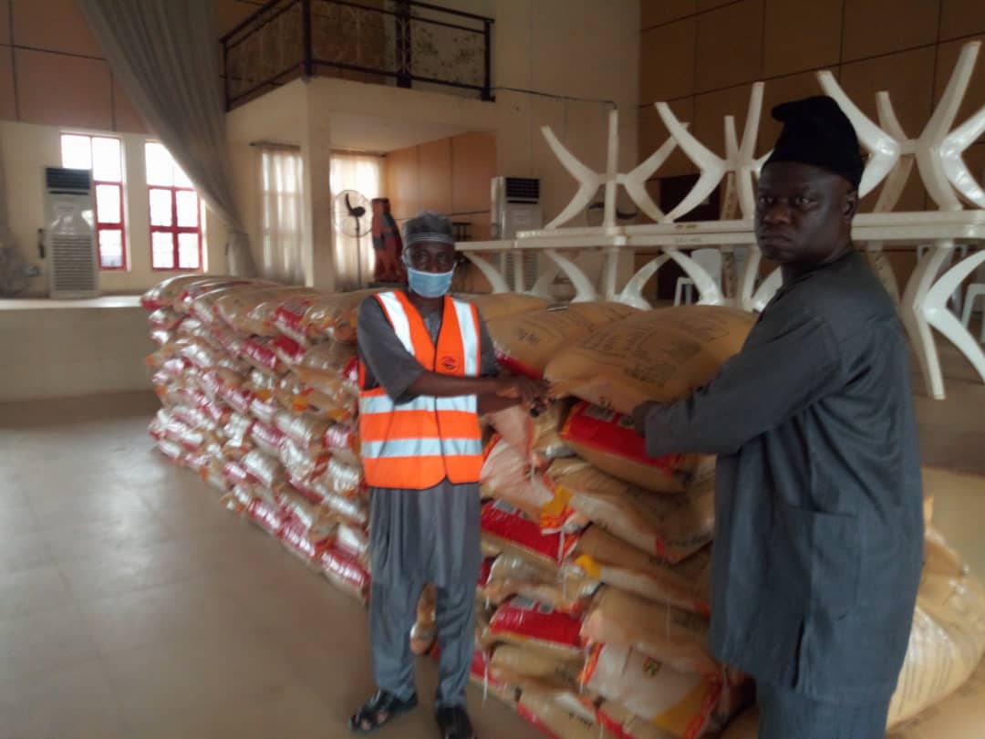 Mallam Saliu Mustapha Donates 100 bags of Rice to ODU